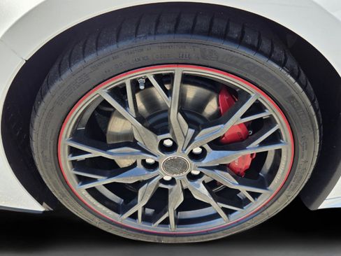 Used 2023 Chevrolet Corvette Stingray Premium Cpe w/ Z51 Performance Package RWD image 31
