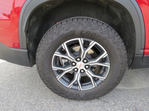 Used 2025 GMC Acadia AT4 w/ Super Cruise Package AWD/4WD image 11