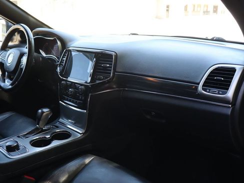 Used 2020 Jeep Grand Cherokee Limited AWD/4WD image 17