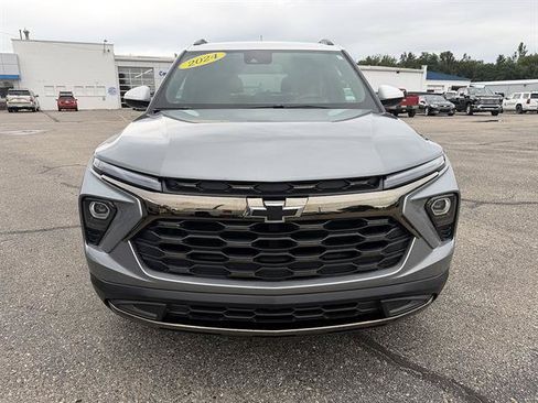 Used 2024 Chevrolet TrailBlazer ACTIV AWD/4WD image 2