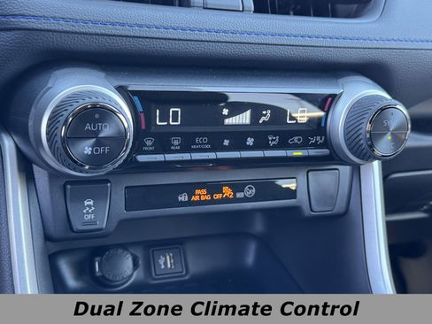 Used 2025 Toyota RAV4 SE image 10