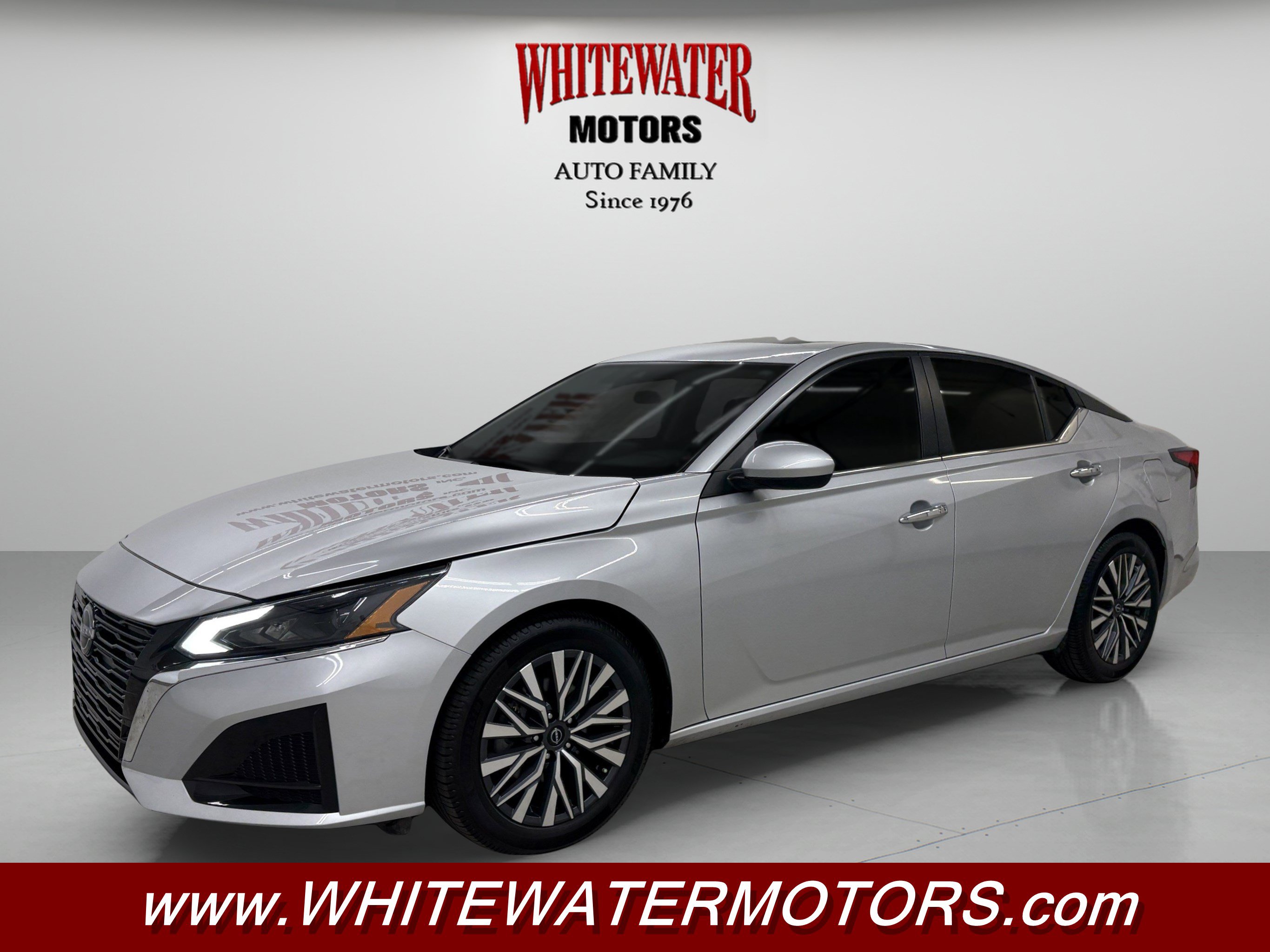 Used 2023 Nissan Altima 2.5 SV w/ SV Premium Package FWD image 1