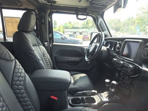 Used 2021 Jeep Gladiator Sport AWD/4WD image 5