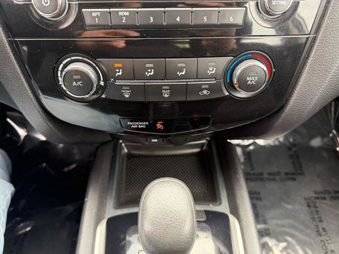 Used 2014 Nissan Rogue S AWD/4WD image 14