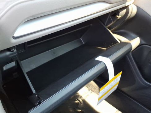 Certified 2025 Subaru Forester image 39