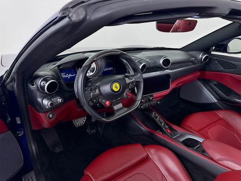 Used 2020 Ferrari Portofino image 7