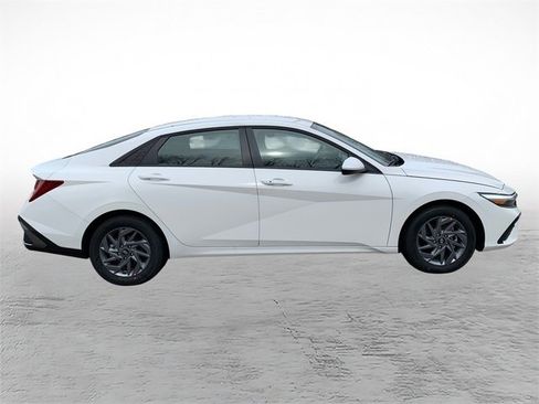 New 2026 Hyundai Elantra Blue image 2