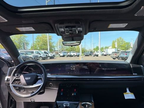 Used 2025 Cadillac Escalade Sport Platinum image 15
