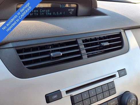 Used 2010 Ford Focus SE image 27