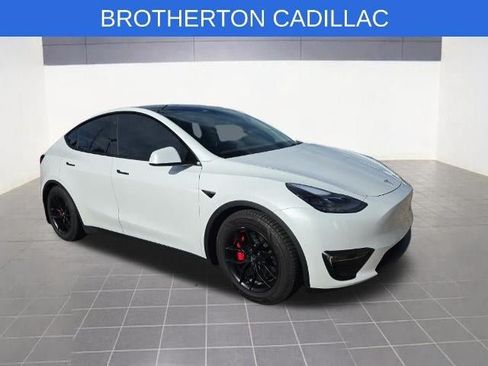 Used 2022 Tesla Model Y Performance AWD/4WD image 3