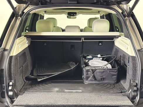 New 2026 Land Rover Range Rover SE image 29