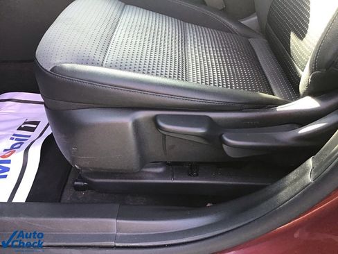 Used 2025 Chevrolet Trax LT w/ LT Convenience Package image 23