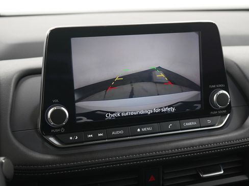 Used 2025 Nissan Rogue SV image 28