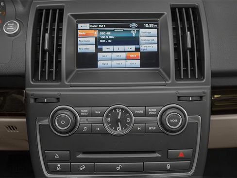 Used 2014 Land Rover LR2 AWD/4WD image 9