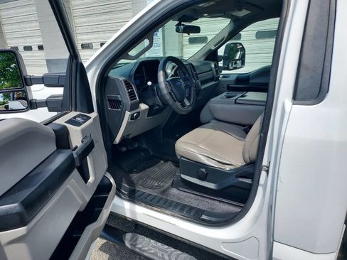 Used 2020 Ford F250 XL w/ Power Equipment Group image 25