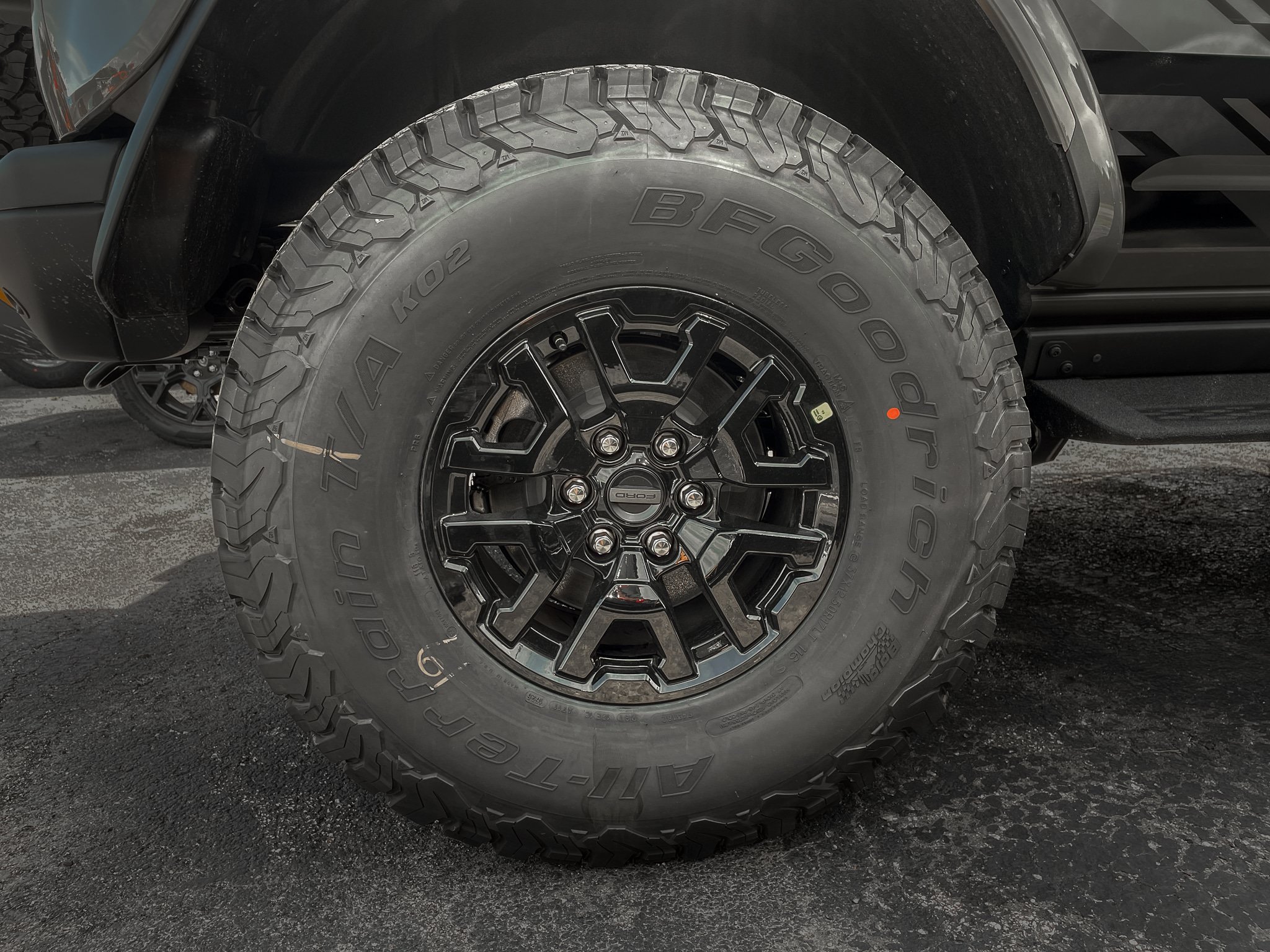 New 2026 Ford Bronco Raptor w/ Interior Carbon Fiber Pack AWD/4WD image 23