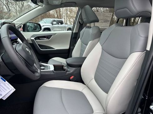 New 2025 Toyota RAV4 Limited image 38