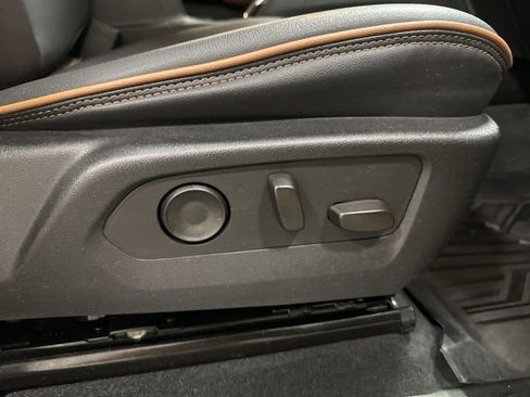 Used 2023 GMC Canyon AT4 w/ AT4 Premium Package image 13