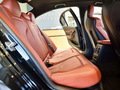 Used 2018 BMW M3 RWD image 21