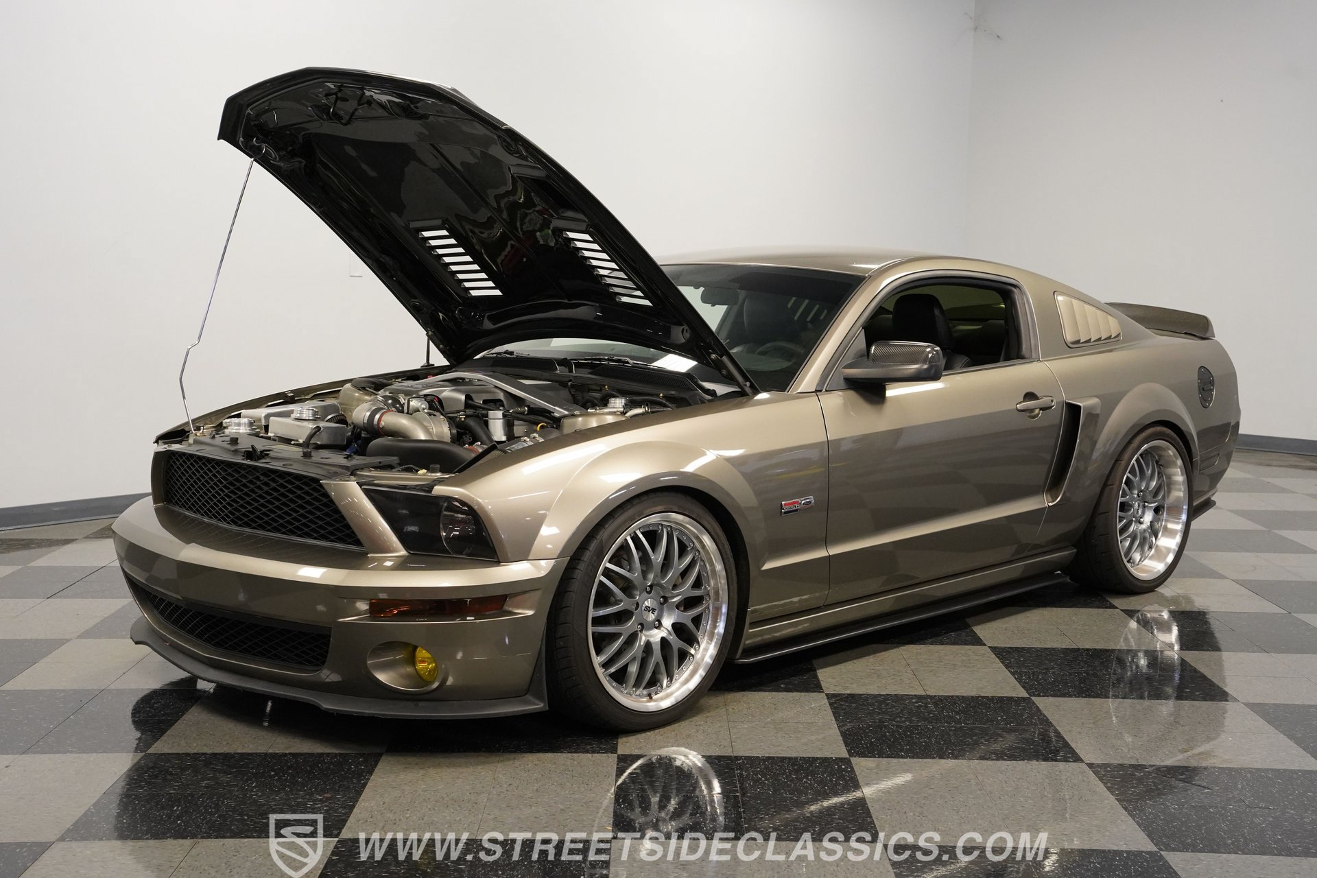 Used 2005 Ford Mustang GT RWD image 32