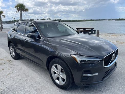 Used 2022 Volvo XC60 B5 Momentum AWD/4WD image 36