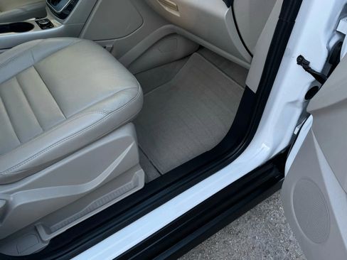 Used 2016 Ford C-MAX Energi SEL w/ Equipment Group 302A image 31