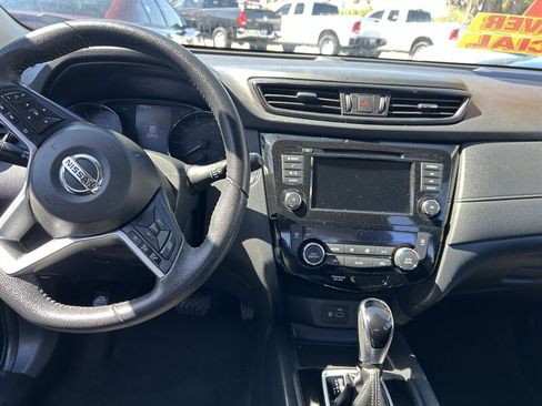 Used 2019 Nissan Rogue SV image 28