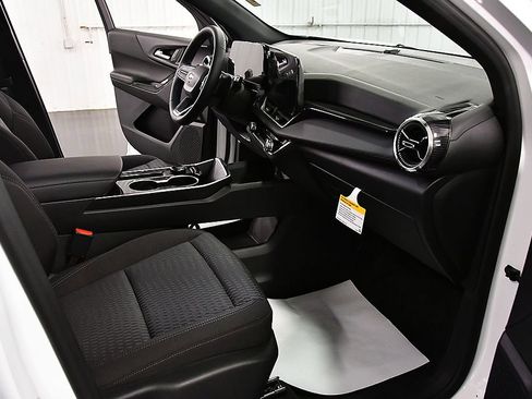 New 2026 Chevrolet Equinox LT AWD/4WD image 26