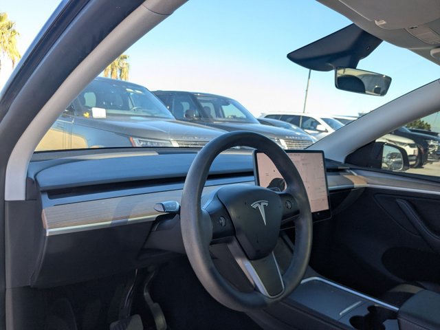 Used 2024 Tesla Model Y Long Range AWD/4WD image 9