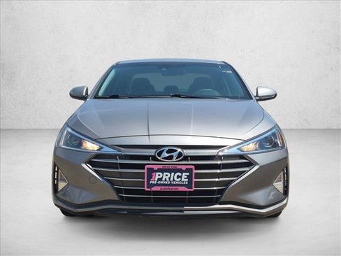 Used 2020 Hyundai Elantra SE FWD image 2
