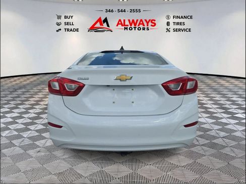 Used 2017 Chevrolet Cruze LS FWD image 25