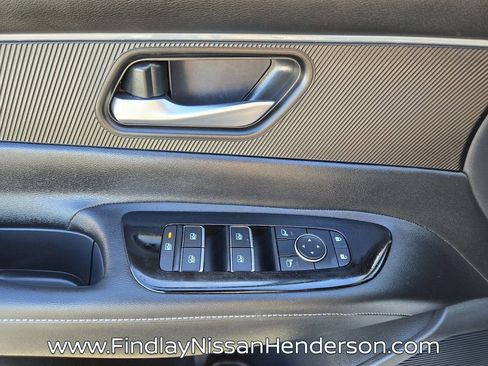 Used 2025 Nissan Murano SV image 19