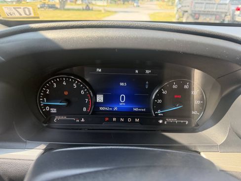 Used 2020 Ford Explorer XLT w/ Equipment Group 202A AWD/4WD image 12