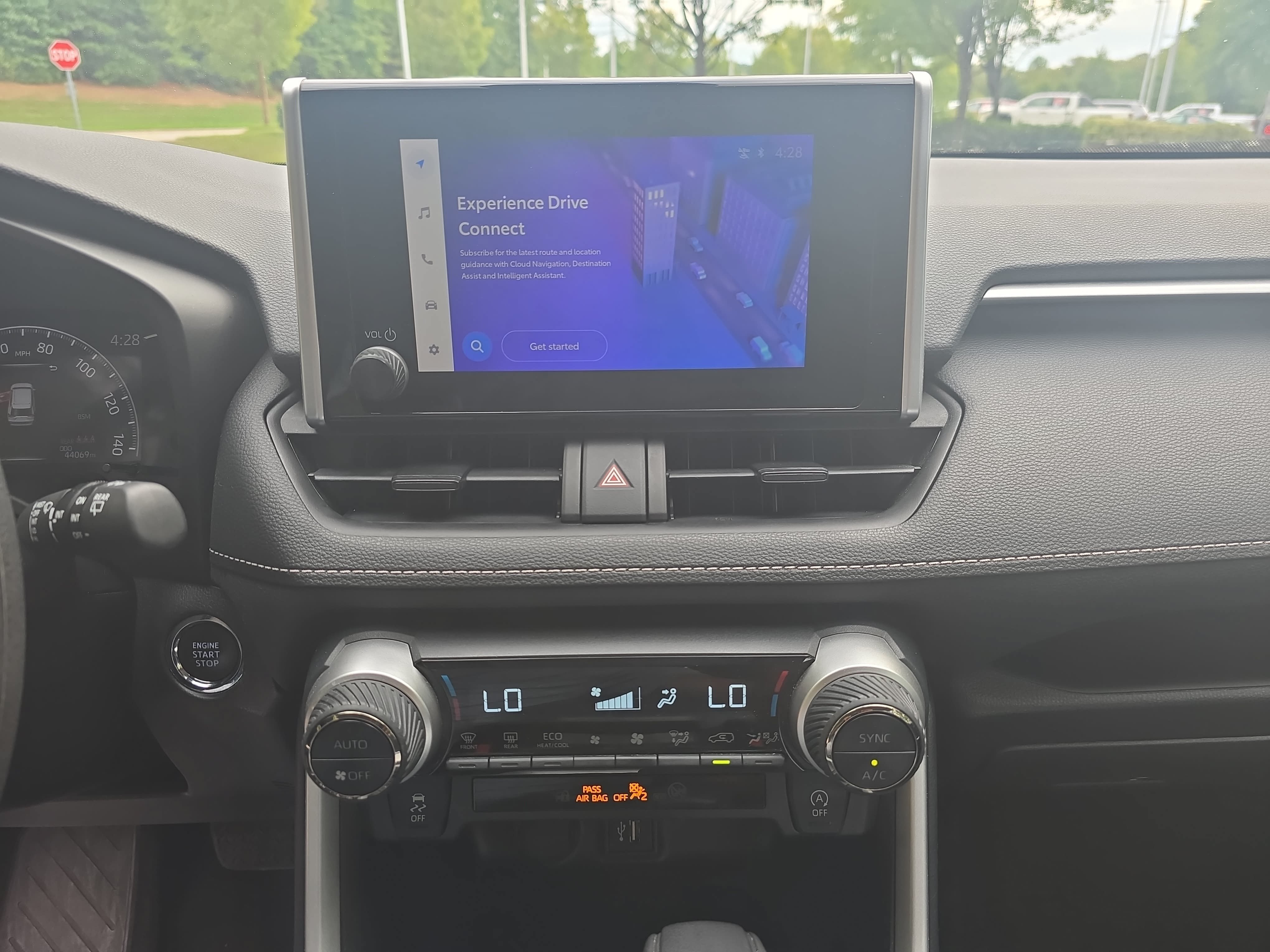 Used 2025 Toyota RAV4 XLE FWD image 19