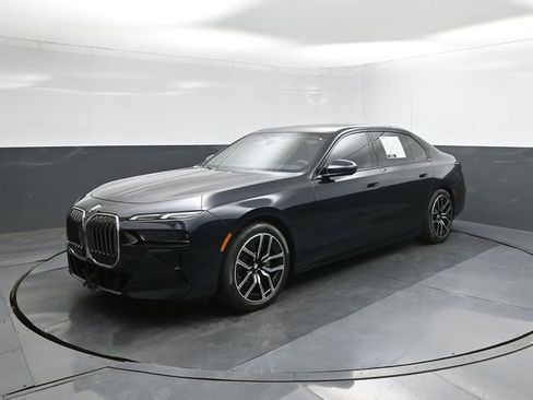 Certified 2024 BMW 740i xDrive AWD/4WD image 1