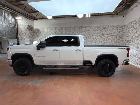 Used 2023 Chevrolet Silverado 2500 LTZ AWD/4WD image 4