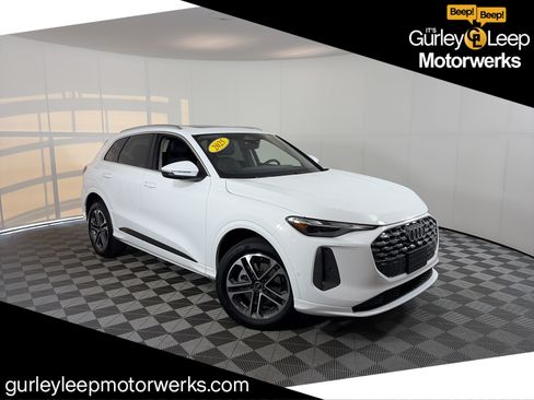 Used 2025 Audi Q5 Premium AWD/4WD image 1