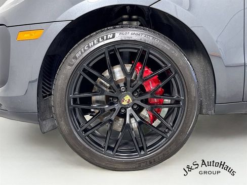 Used 2023 Porsche Macan S w/ Sport Chrono Package AWD/4WD image 38