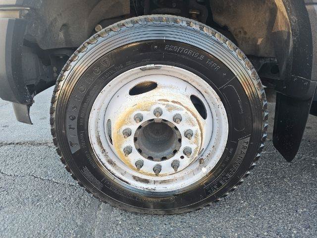Used 2018 Ford F550 2WD Regular Cab Super Duty image 32