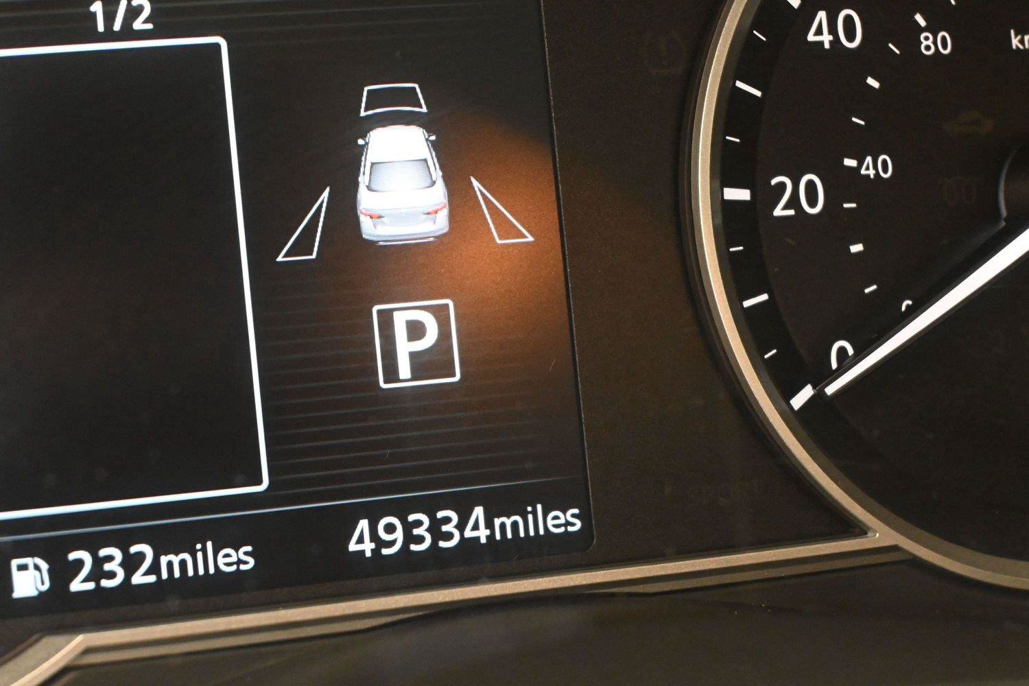 Used 2024 Nissan Versa SR FWD image 3