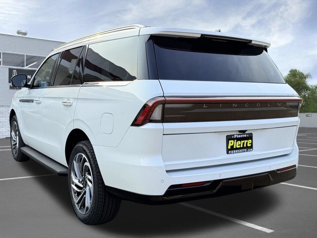 New 2027 Lincoln Navigator Premiere AWD/4WD image 8