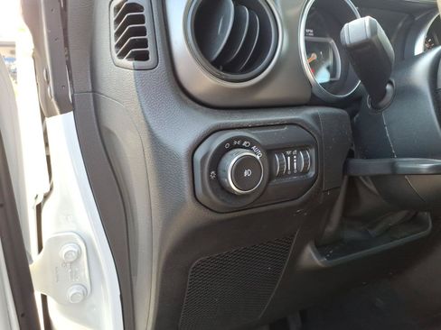Used 2022 Jeep Wrangler Unlimited Sport AWD/4WD image 9