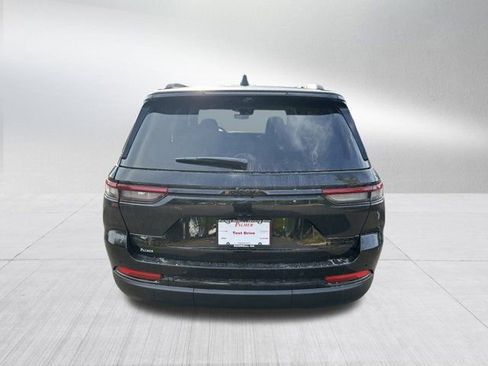 New 2025 Jeep Grand Cherokee Limited w/ Luxury Tech Group II image 6