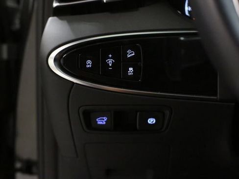 Used 2025 Genesis GV70 2.5T image 10