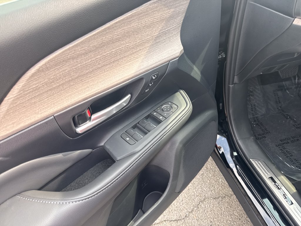 Used 2026 Toyota Grand Highlander FWD image 13