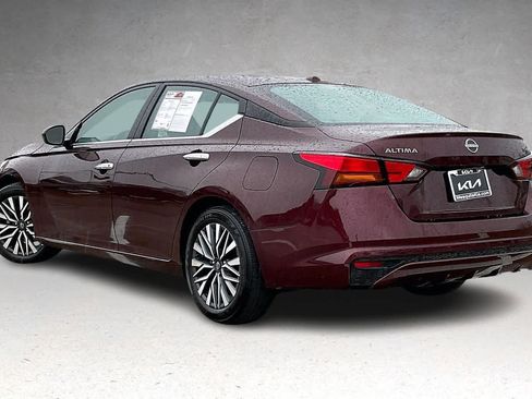 Used 2024 Nissan Altima 2.5 SV image 4