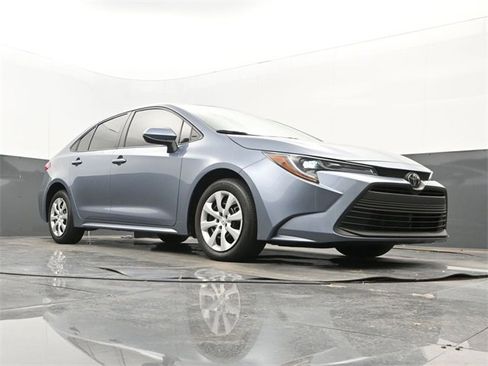 Used 2024 Toyota Corolla LE image 9