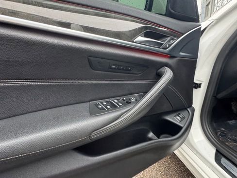 Used 2018 BMW 530i xDrive 530i xDrive image 22