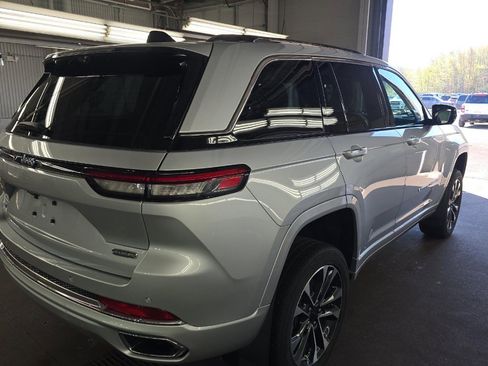 Used 2022 Jeep Grand Cherokee Overland w/ Advanced Protech Group III AWD/4WD image 4