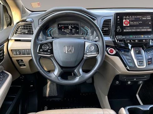 Certified 2024 Honda Odyssey Elite image 8
